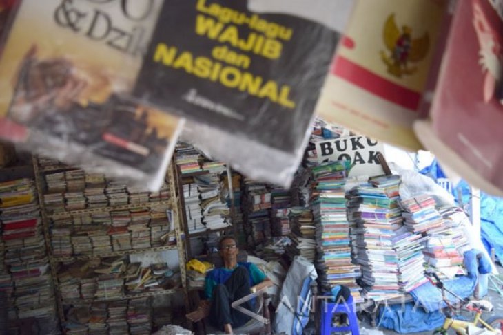 Penjual Buku Bekas