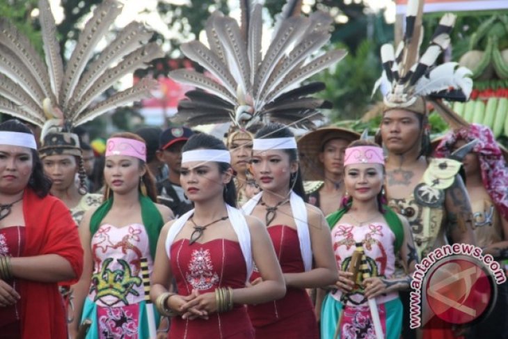 Karnaval Festival Budaya Kalteng