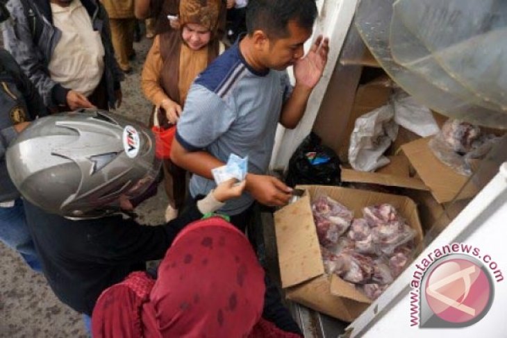 300 Kilogram Daging Disiapkan Dalam OP Karawang