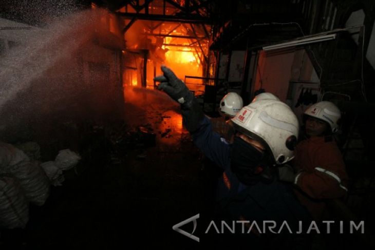 Kebakaran Industri Krupuk Surabaya