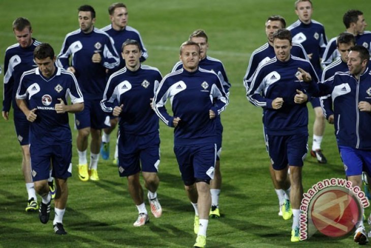 Lawan Jerman, Michael O'Neill realistis