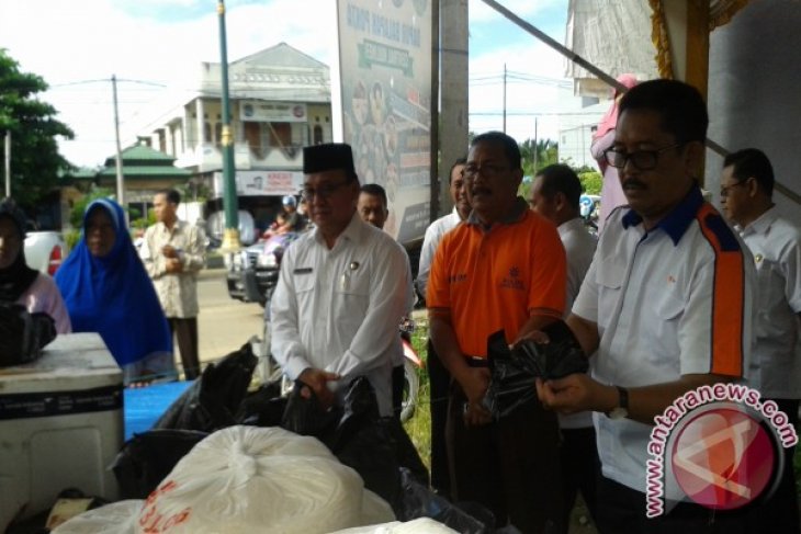 BUPATI TABALONG TINJAU PASAR MURAH