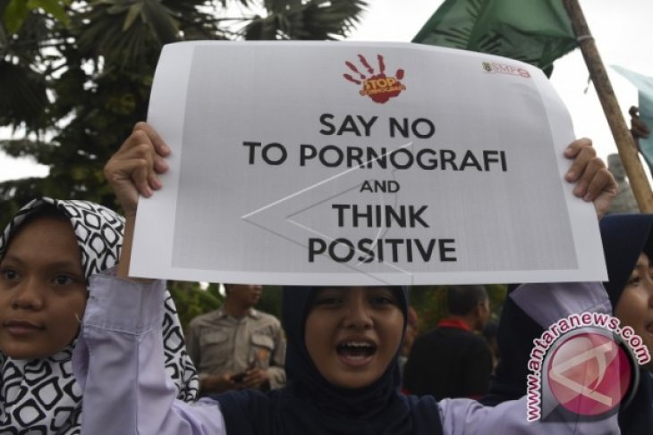 Tutup Konten Pornografi