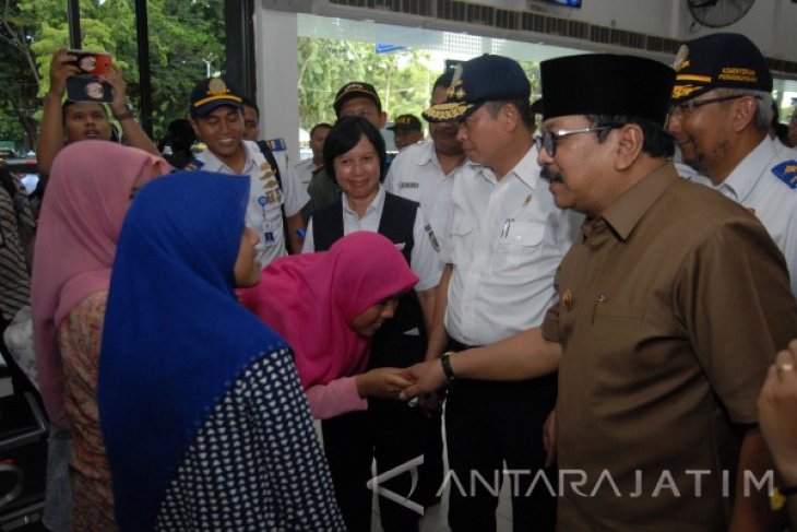 Menhub Sidak Stasiun Pasar Turi