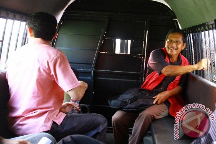 Tersangka Korupsi Kantor Bupati Melawi