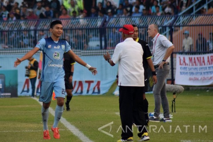 Persela Libas Pusamania Borneo Fc