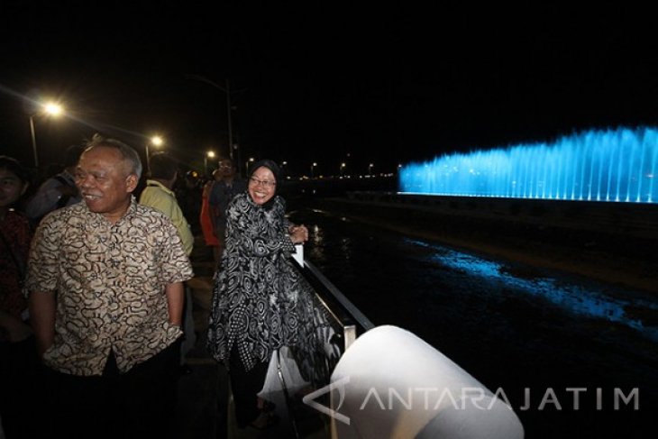 Mengunjungi Jembatan Suroboyo