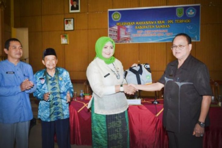 Wabup Ajak Mahasiswa KKM-PPL Kembalikan Kejayaan Sambas
