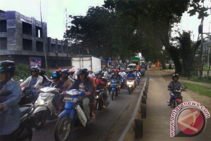 Keruwetan Menuju Jembatan