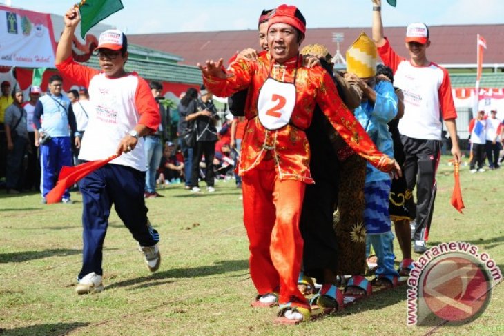 Napi Lapas Balap Terompah Panjang