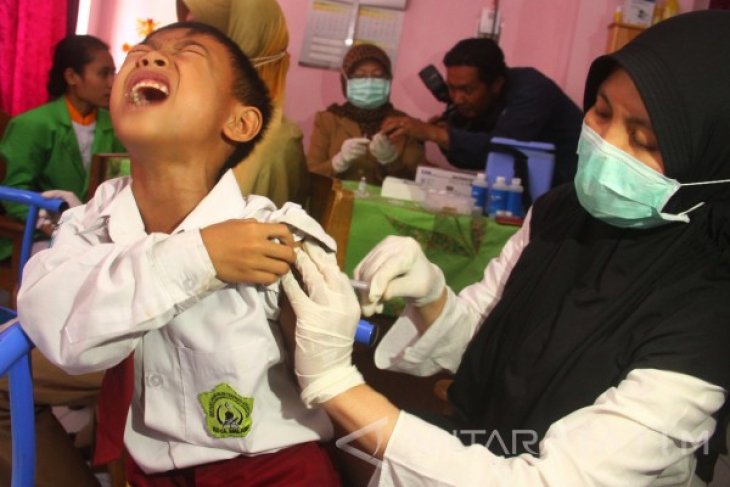 Vaksinasi Difteri Malang