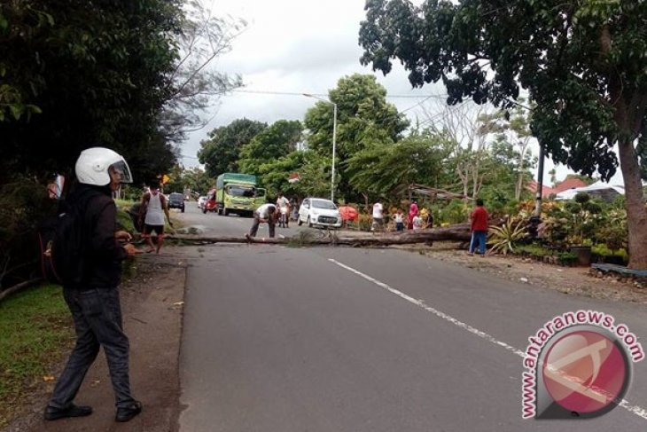 Hujan badai masih berpotensi landa Kota Bengkulu