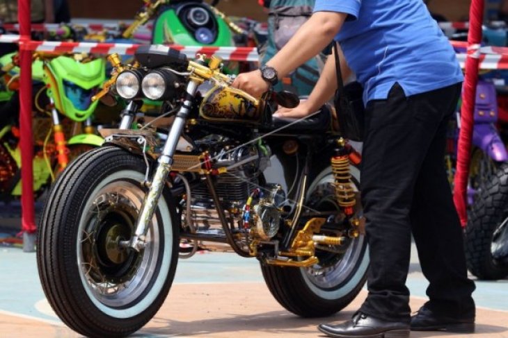 Kontes Modifikasi Motor