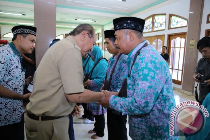 Bupati Gianyar Lepas Tujuh Calon Haji