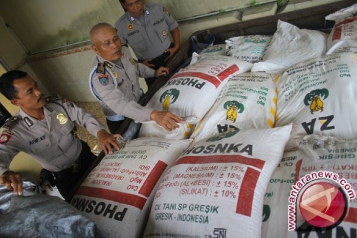 Pelaku Pemalsuan Pupuk Ditangkap