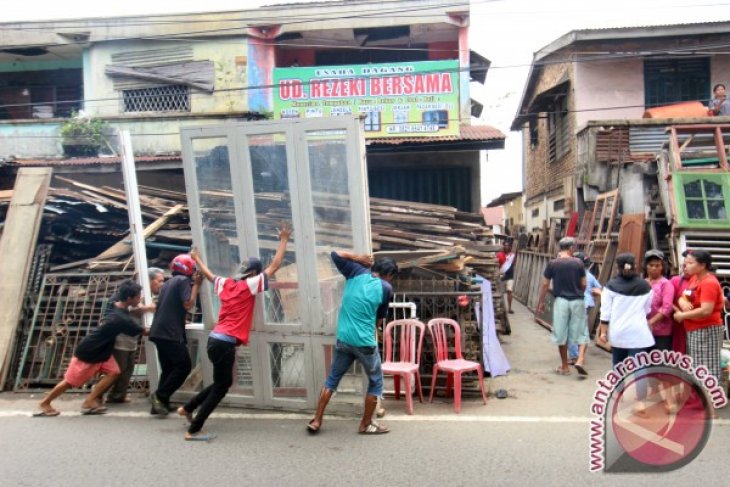 PENERTIBAN PEDAGANG