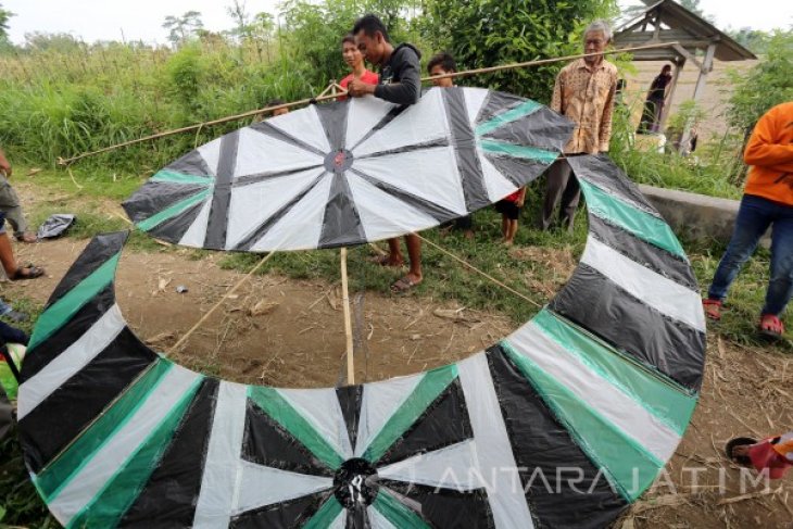 Festival Layangan Gapangan Blitar