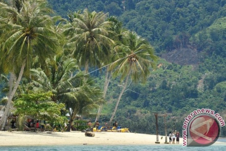 Pesona Wisata Pantai Sumatera Barat
