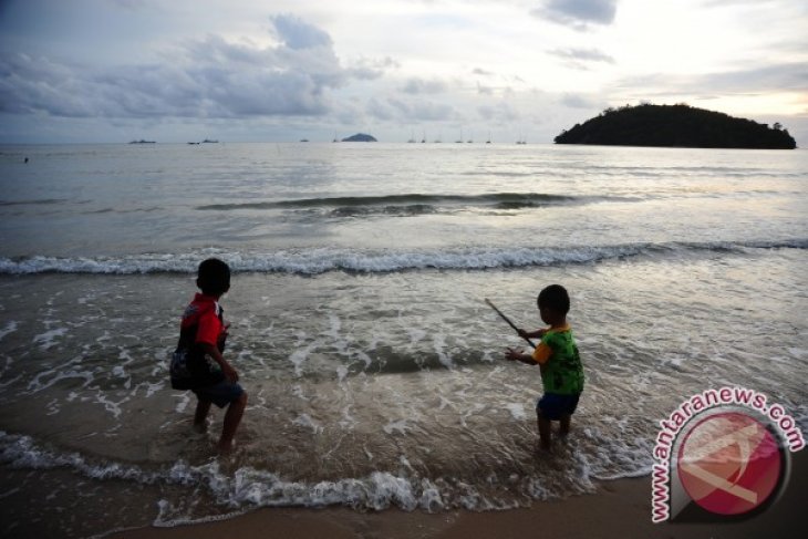 Pesona Pantai Pulau Datok