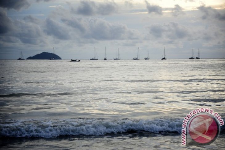 Pesona Pantai Pulau Datok