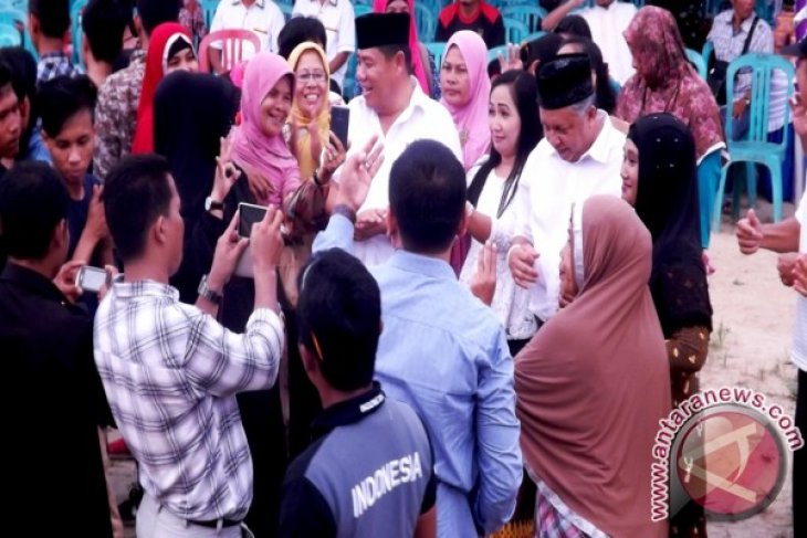 Warga Tempilang Padati Kampanye Cagub Hidayat Arsani