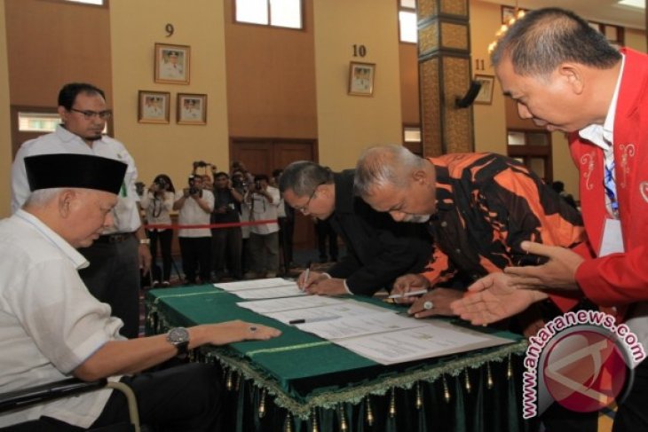 PP Turut Lakukan Penanaman Pohon