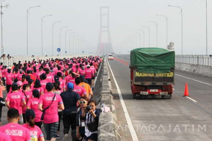 Lomba Half Marathon Suramadu