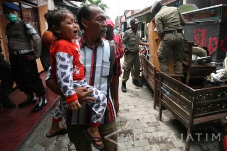 Pengosongan Bangunan Eks Lokalisasi