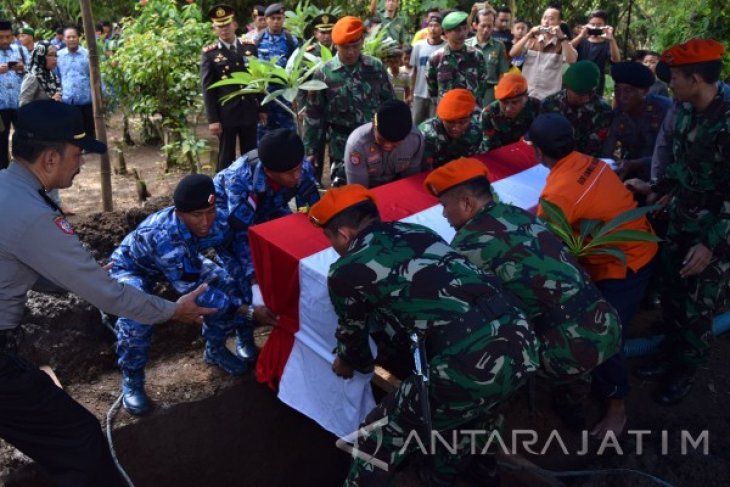 Pemakaman Korban Pesawat Hercules C-130