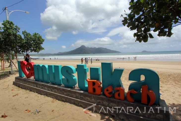 Destinasi Wisata Pantai Mustika