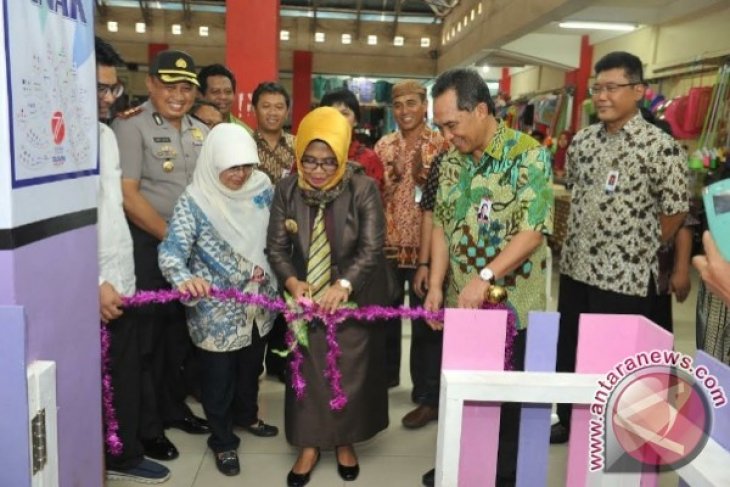 BUMN Serahkan Bantuan TPA di Pasar Telihan Bontang