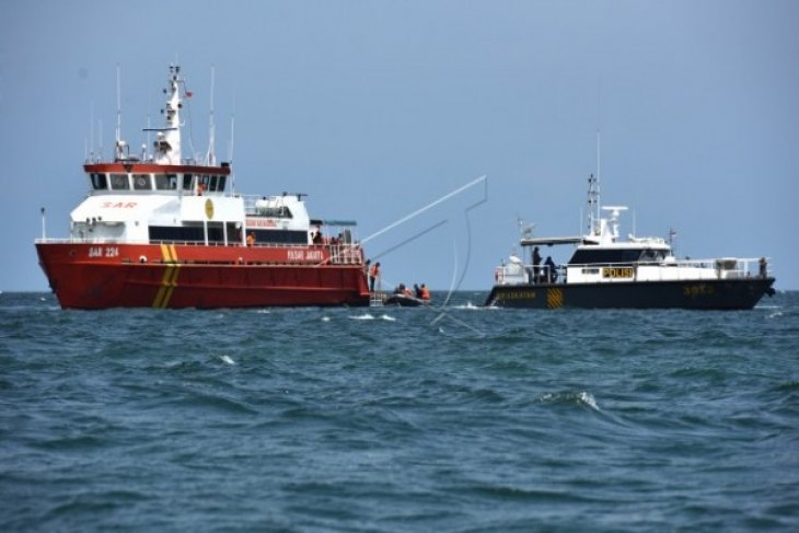 Pencarian Korban Kapal Zahro