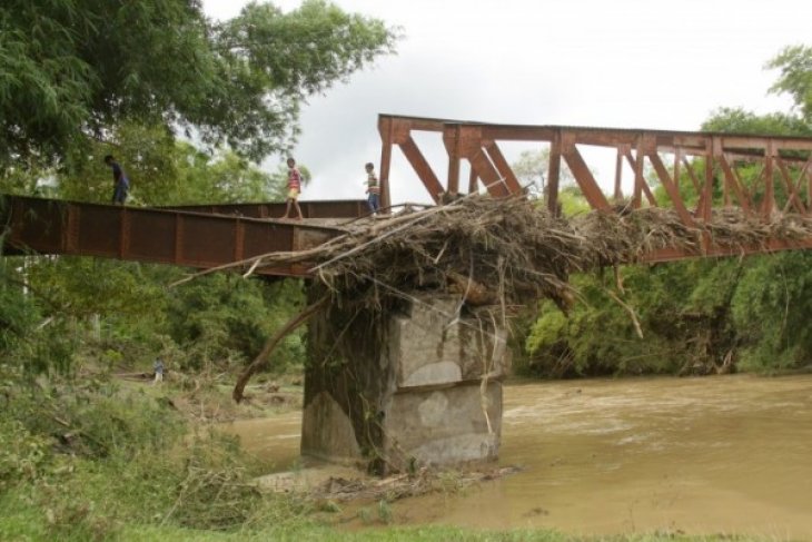 Jembatan Rusak Pascabanjir