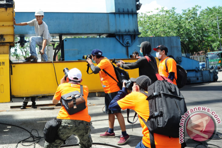 Lomba Foto Pelabuhan Pontianak