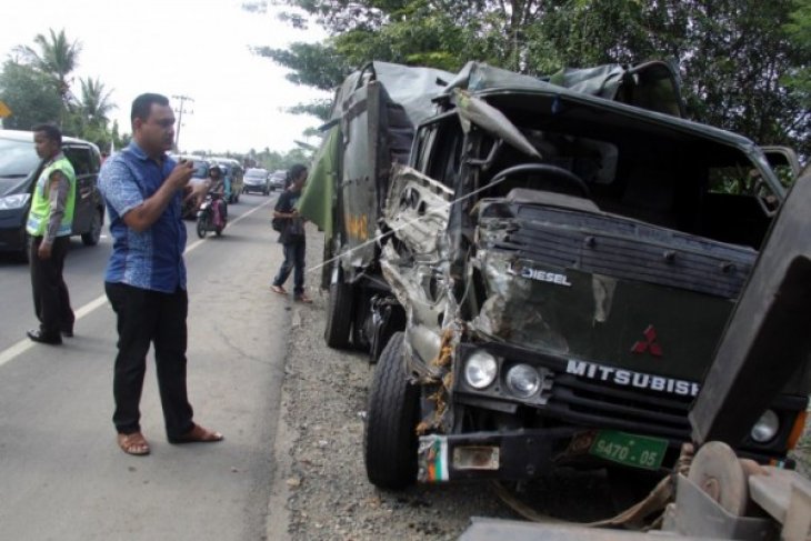 Kecelakaan Truk Militer 