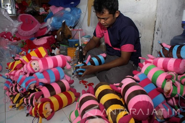 Kerajinan Boneka Bentuk Satwa