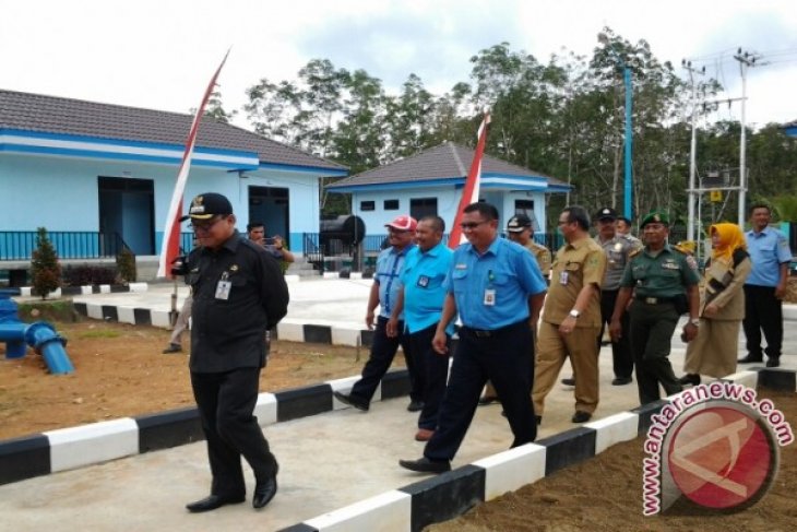 BUPATI  TINJAU SPAM IKK MUARA UYA