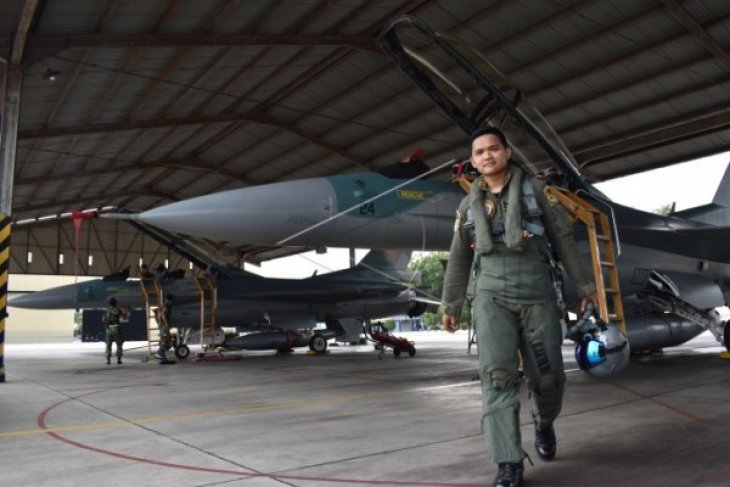 Lulus Transisi Penerbang  F-16