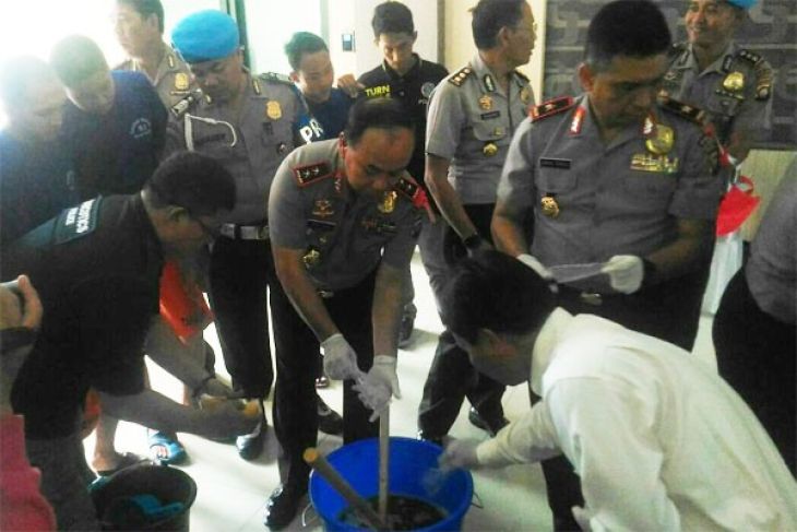 Polda Kalbar Musnahkan 1,489 sabu dan 3.000 H5