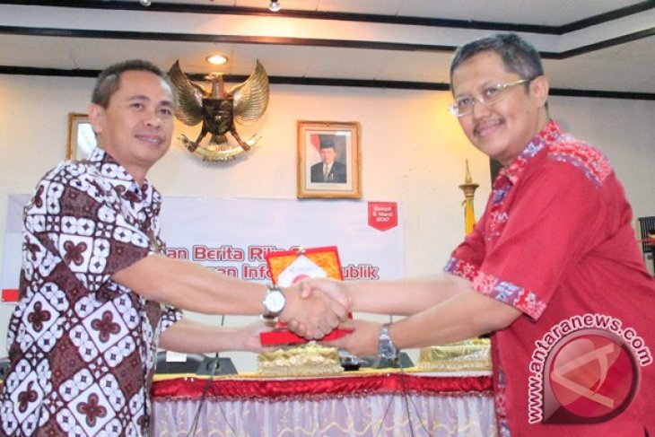 Pelatihan Berita Rilis dan Sosialisasi KI Kalteng