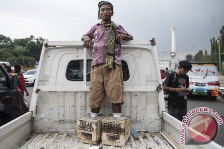 Aksi Tolak Pembangunan Pabrik Semen