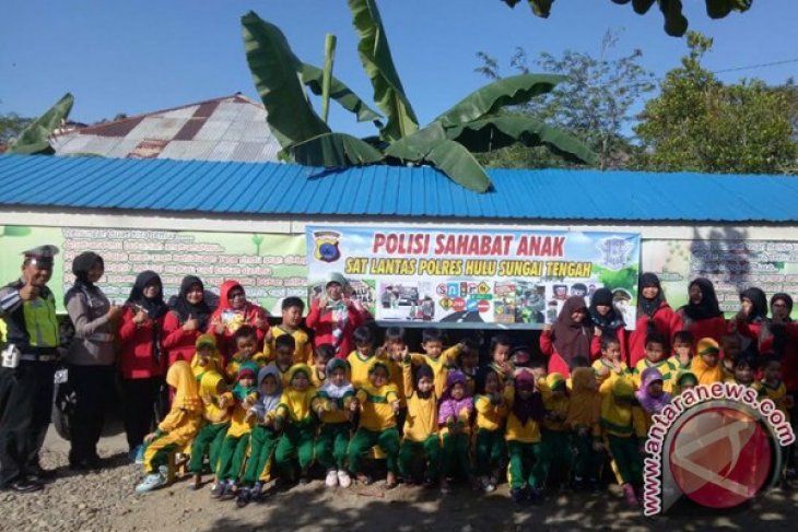 POLISI SAHABAT ANAK