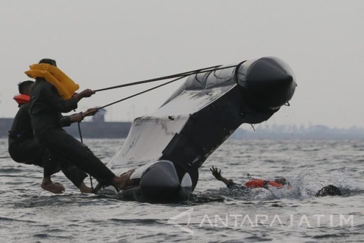 Penerbang Latihan Bertahan Hidup