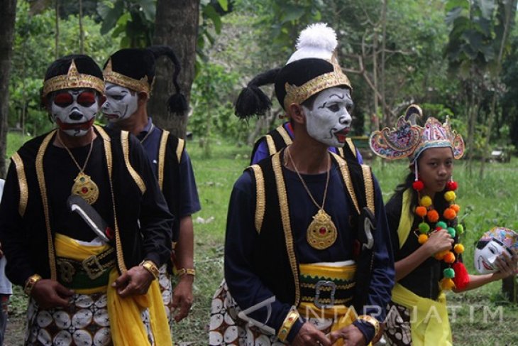 Napak Tilas Topeng Malangan