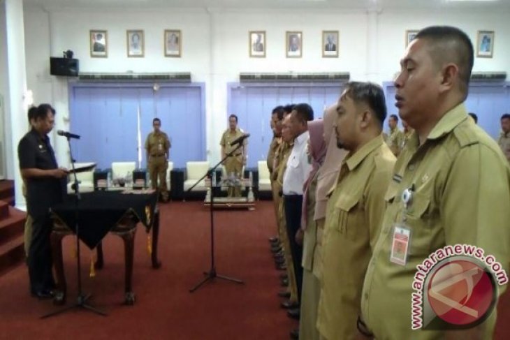 Sekda Paser Lantik Kembali Tujuh Pejabat
