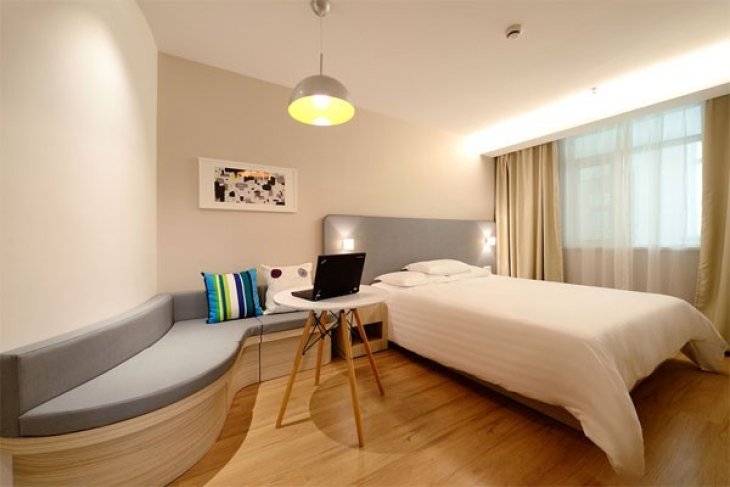 Hotel Simpang Singkawang Diduga Tak Sesuai Ketentuan