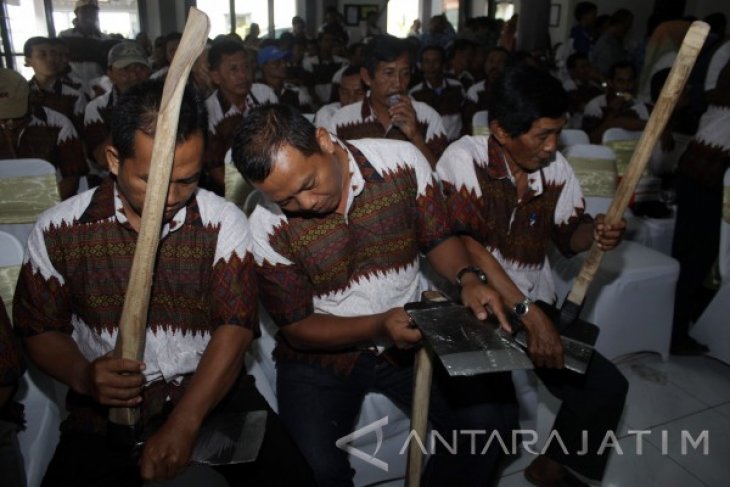 Pemenuhan perkakas Pertanian Dalam Negeri