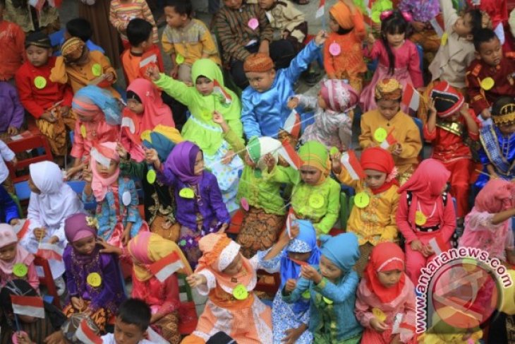 Peragaan Busana Hari Kartini