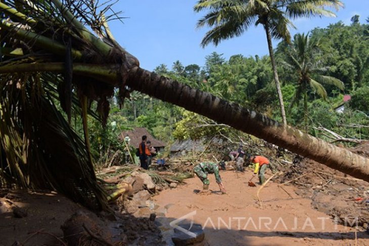 Saluran Di Lokasi Longsor Ponorogo