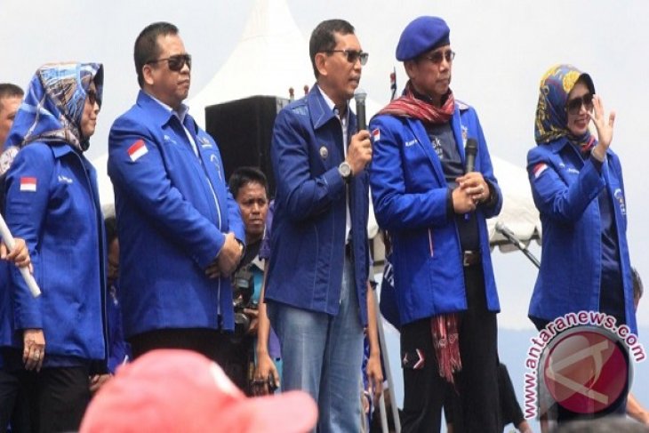 Pelantikan JR Saragih Ketua DPD Demokrat Sumut